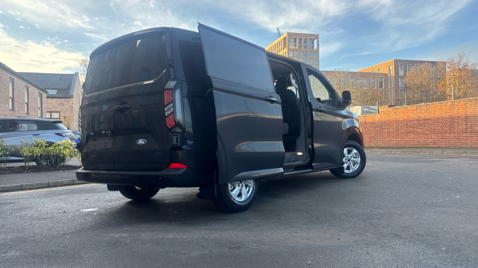 Ford Transit Custom 320 L1 Diesel Fwd 2.0 EcoBlue 150ps H1 Double Cab Van Limited - Image 44